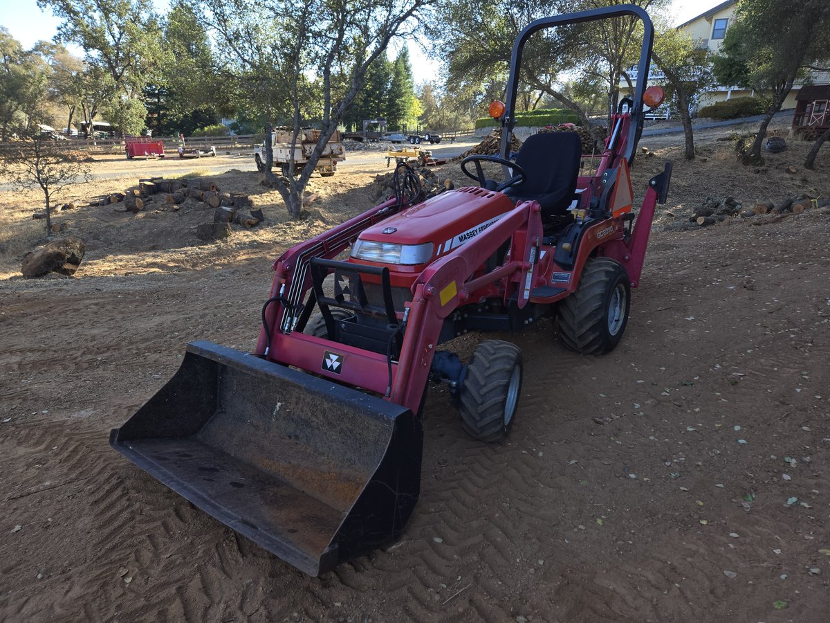 Massey Ferguson Tractor with Backhoe photo 2