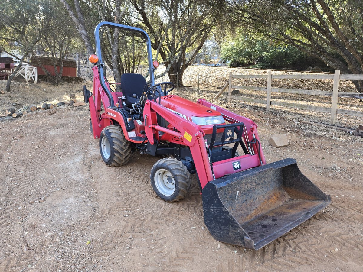 Massey Ferguson Tractor with Backhoe photo 3