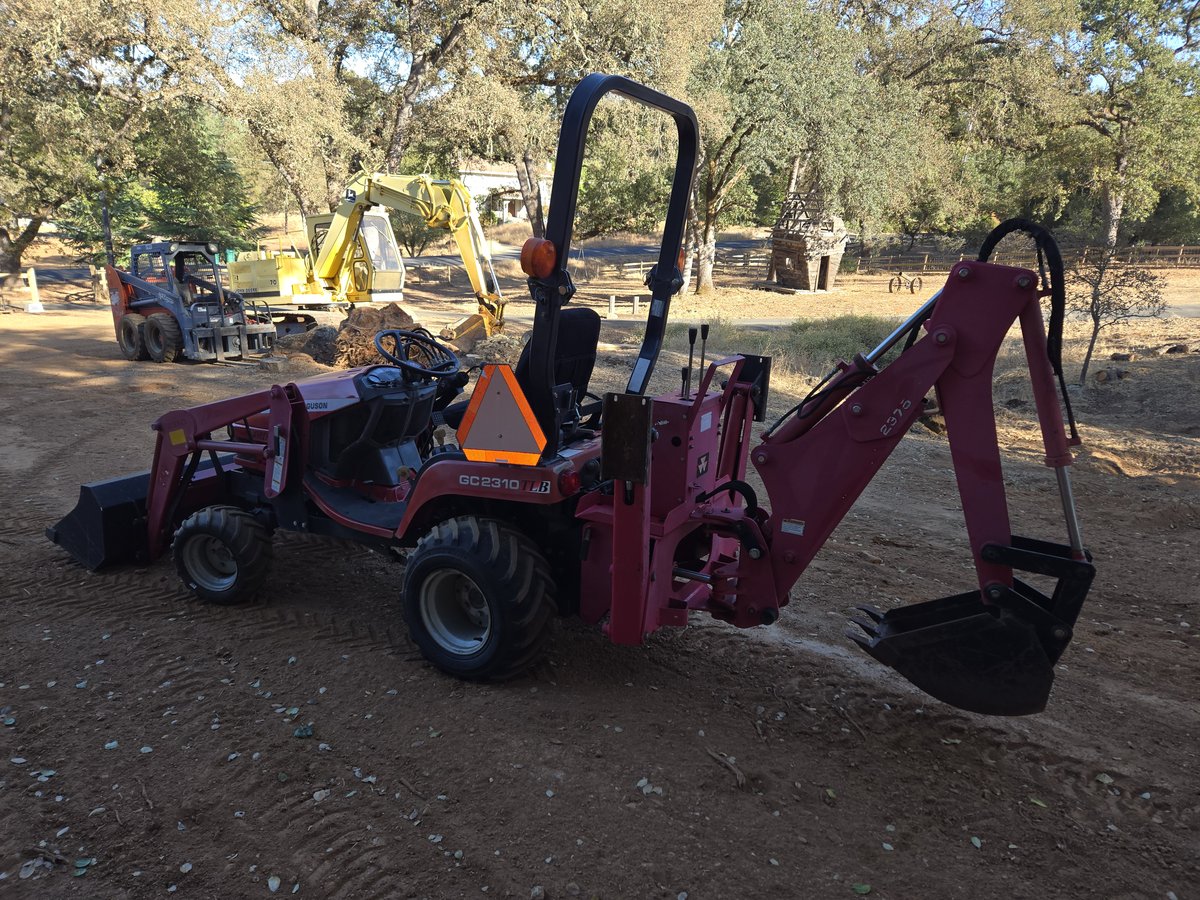 Massey Ferguson Tractor with Backhoe photo 4