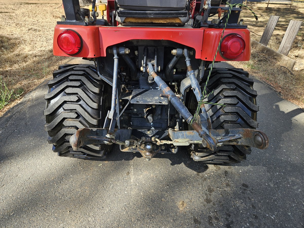Massey Ferguson GC2300 photo 5
