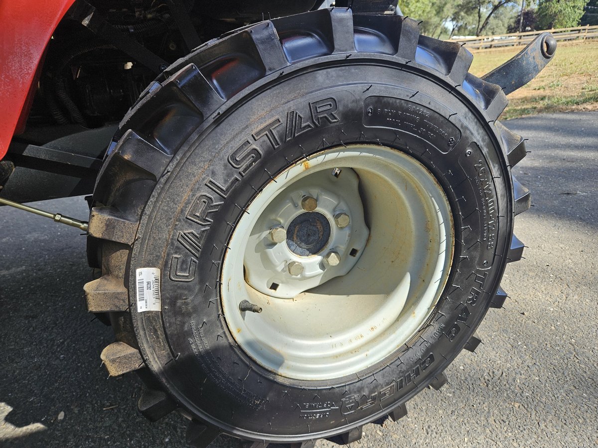 Massey Ferguson GC2300 photo 6
