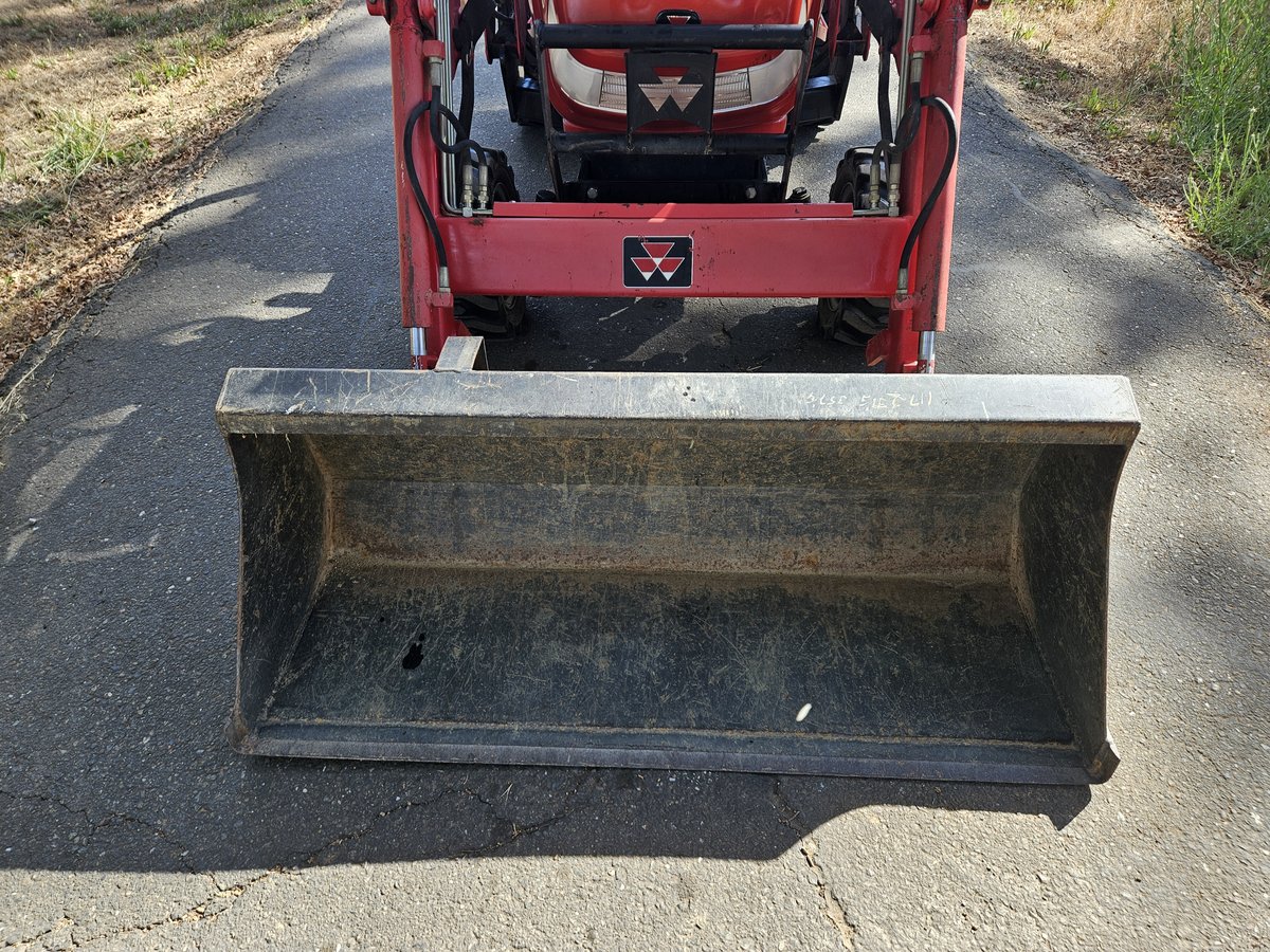Massey Ferguson GC2300 photo 9